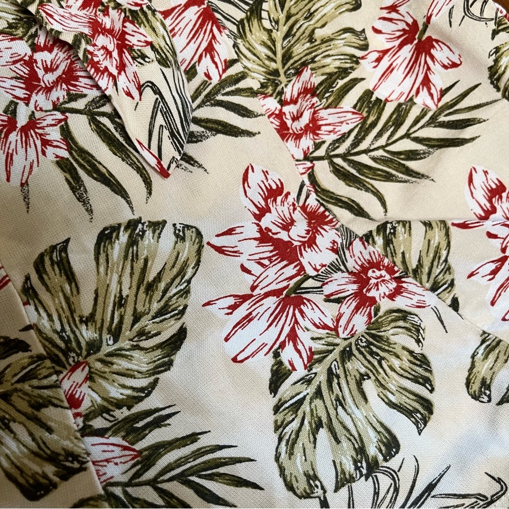 Volcom Tropical Floral & Leaf Tie Waist Shorts Size Medium - Picture 8 of 8